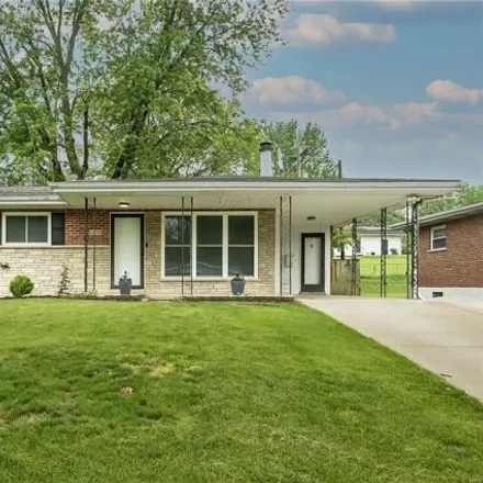 Buy this 4 bed house on 1720 Bobbinray Avenue in Florissant, MO 63031