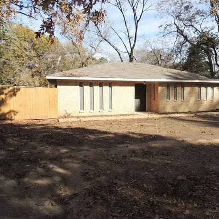 Buy this 2 bed house on 437 East Bonham Avenue in Crockett, TX 75835