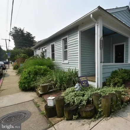 Buy this 2 bed house on 301 Chesapeake Avenue in Annapolis, MD 21403