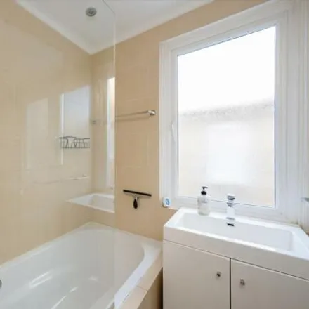 Image 7 - 121 Victoria Road, London, NW6 6TD, United Kingdom - Apartment for sale