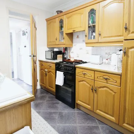 Image 1 - Valley Rise, Woodside, WD25 7EY, United Kingdom - Townhouse for rent