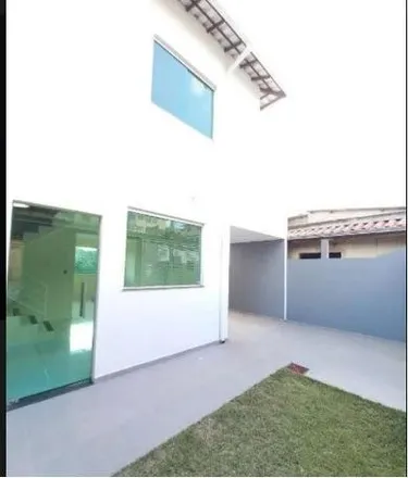 Buy this 3 bed house on Rua Doutor David Jardim in Santa Mônica, Belo Horizonte - MG