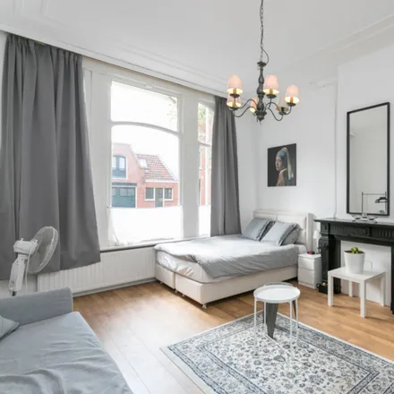 Rent this studio apartment on Linnaeusparkweg 13-H in 1098 CM Amsterdam, Netherlands