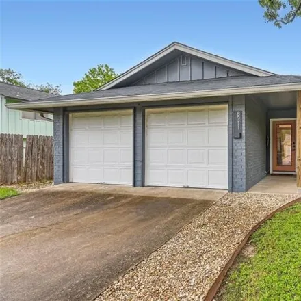 Image 1 - 8911 Hunters Trace, Austin, TX 78710, USA - House for sale