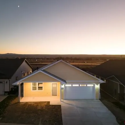 Image 2 - 2073 Walden Drive, Montrose, CO 81401, USA - House for sale