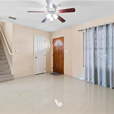 Image 2 - 903 North 35th Street, Hidalgo, TX 78557, USA - House for sale