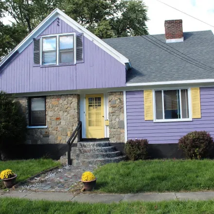 Buy this 3 bed house on 28 Glenwood Boulevard in Oakdale, City of Hudson