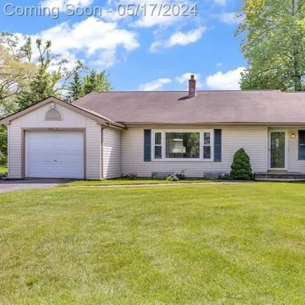 Buy this 3 bed house on 4676 Motorway Drive in Waterford Township, MI 48328