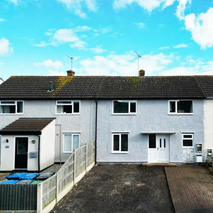 Buy this 4 bed townhouse on Holbrook Road in Long Lawford, CV23 9DH