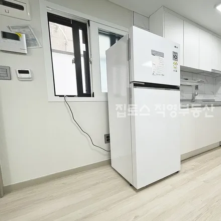 Rent this 2 bed apartment on 서울특별시 관악구 봉천동 1640-14