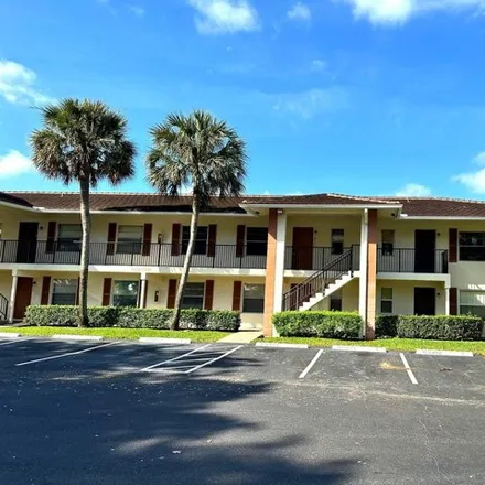 Buy this 3 bed condo on 9845 Three Lakes Circle in Palm Beach County, FL 33428