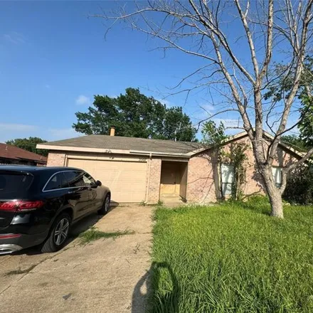 Rent this 3 bed house on 3507 Doolittle Drive in Arlington, TX 76014