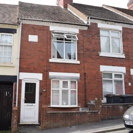 Rent this 2 bed townhouse on unnamed road in Nuneaton and Bedworth, CV10 0PD