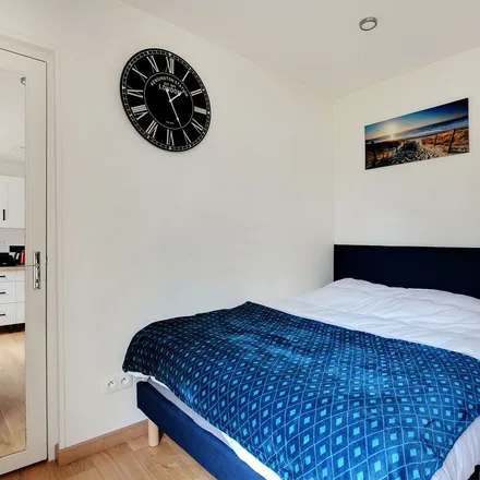 Rent this 1 bed apartment on 8 Villa Saint-Pierre in 94220 Charenton-le-Pont, France