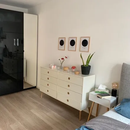Rent this 3 bed apartment on Baakenallee 48 in 20457 Hamburg, Germany