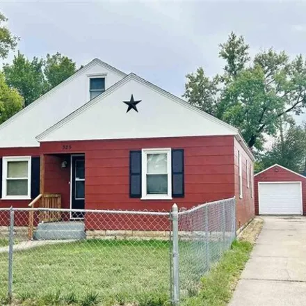 Image 2 - 563 West 7th Street, Junction City, KS 66441, USA - House for sale