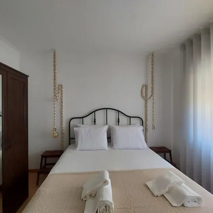 Rent this 3 bed apartment on Rua Ernesto Silva 124 in 4430-329 Vila Nova de Gaia, Portugal