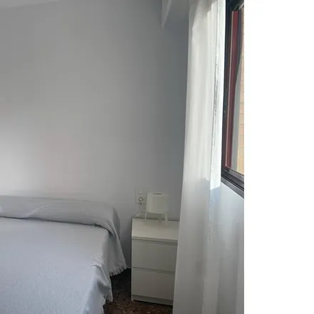 Rent this 1 bed room on Fuente L'Alguer in Carrer de l'Enginyer Rafael Janini, 46022 Valencia