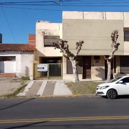 Buy this 6 bed house on Estanislao del Campo 1600 in Quilmes Oeste, 1883 Quilmes