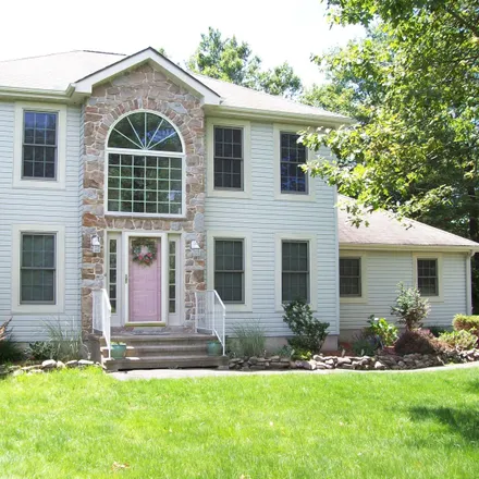 Rent this 3 bed house on 5003 Woodside Drive in Coolbaugh Township, PA 18466