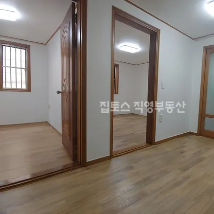 Rent this 2 bed apartment on 서울특별시 강남구 신사동 553-23