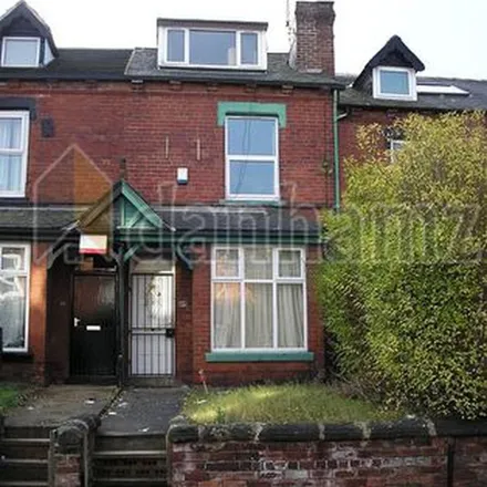 Rent this 5 bed apartment on Brudenell View in Leeds, LS6 1HG