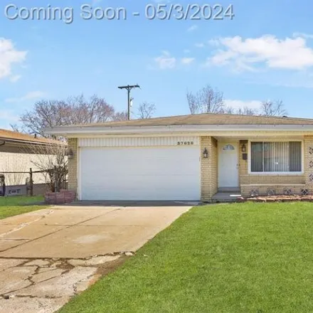 Buy this 3 bed house on 37024 Tricia Drive in Sterling Heights, MI 48310