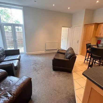 Rent this 3 bed apartment on Burton Road in Findern, DE65 6BE