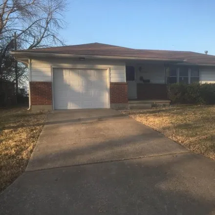 Buy this 3 bed house on 2375 West 1st Street in Sedalia, MO 65301
