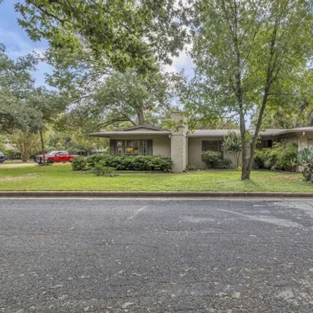 Image 2 - 6206 Cary Drive, Austin, TX 78757, USA - House for sale
