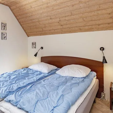 Rent this 6 bed house on Væggerløse in Stationsvej, 4873 Væggerløse