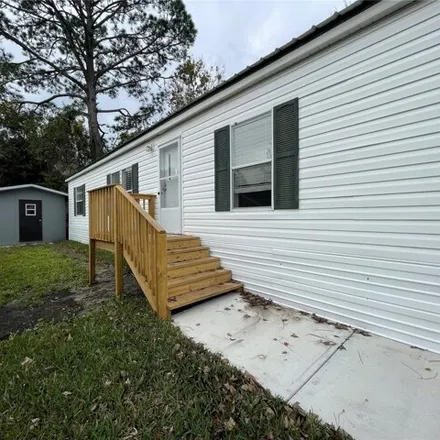 Buy this studio apartment on 54729 Williams Street in Lake County, FL 32102