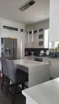 Image 2 - Burnaby, Burnaby Heights, BC, CA - House for rent