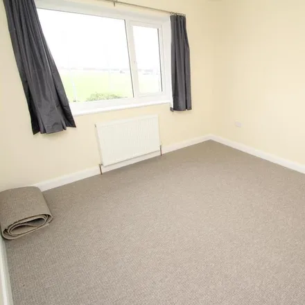 Image 7 - Otley Old Road, Leeds, LS16 6SD, United Kingdom - House for rent
