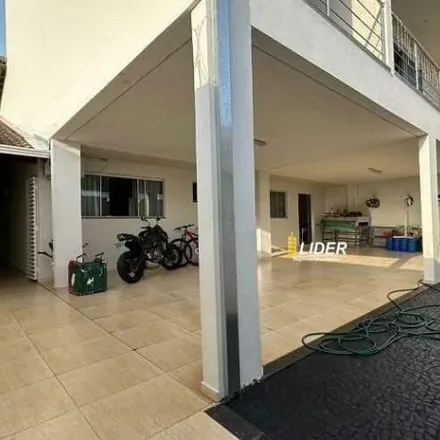 Buy this 4 bed house on Rua das Juritis in Cidade Jardim, Uberlândia - MG