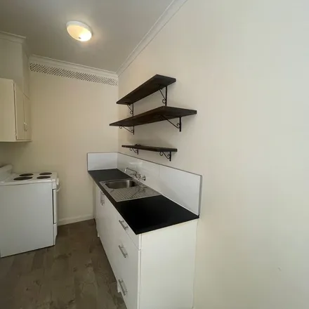 Image 4 - 33 Lillimur Road, Ormond VIC 3204, Australia - Apartment for rent