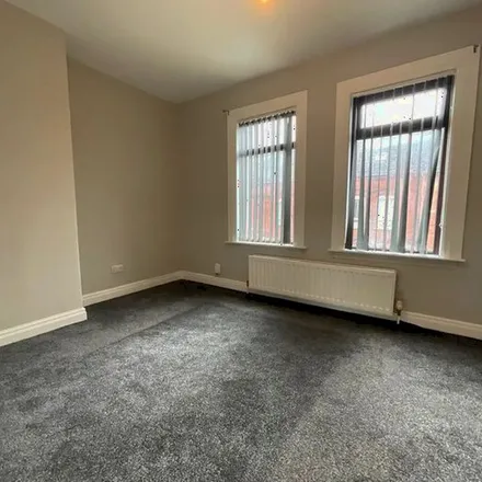 Image 6 - Colenso Parade, Belfast, BT9 5EX, United Kingdom - Duplex for rent