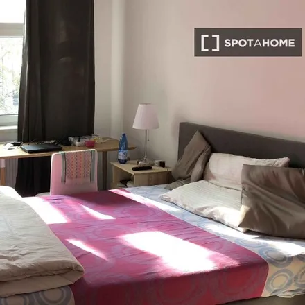Rent this 3 bed room on Mainzer Landstraße 260 in 60326 Frankfurt, Germany