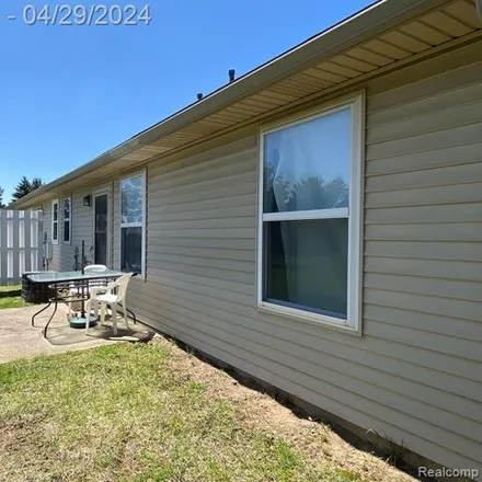 Image 7 - 200 Countryside Court, Highland Charter Township, MI 48357, USA - Condo for sale