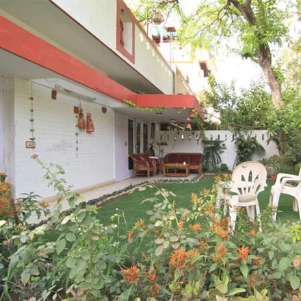 Rent this 1 bed house on Maharani Bagh