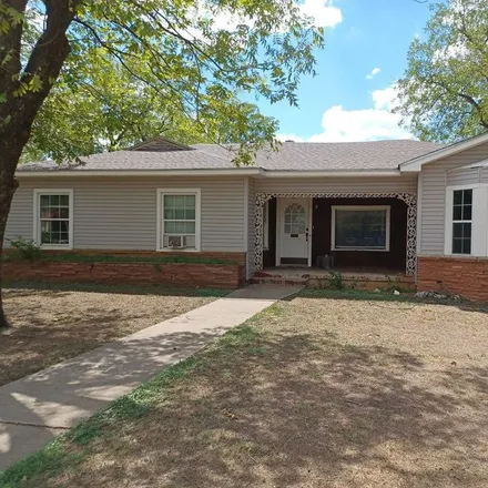 Rent this 3 bed house on 428 Sayles Boulevard in Abilene, TX 79605