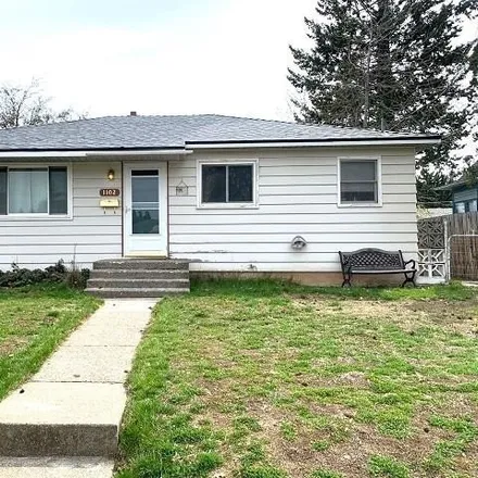 Buy this 2 bed house on 1108 East 38th Avenue in Spokane, WA 99203