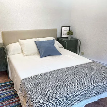 Rent this 3 bed apartment on Madrid in Lámparas Oporto, Avenida de Oporto