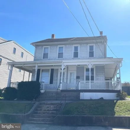 Buy this 3 bed duplex on Clayton Street in Penbrook, PA 17103