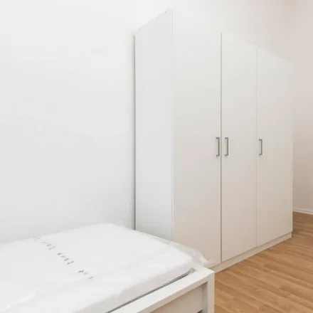 Rent this 4 bed room on Berger in Bismarckstraße 72, 10627 Berlin