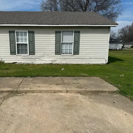 Rent this 2 bed house on 420 Josephine Drive in Brownsville, TN 38012