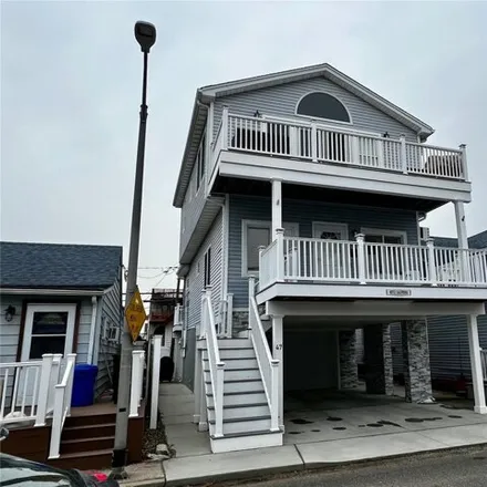 Rent this 3 bed house on 47 California Street in City of Long Beach, NY 11561