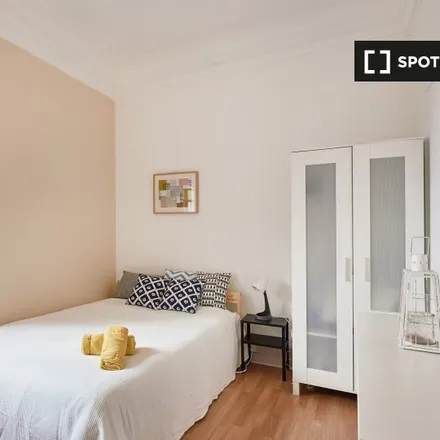 Rent this 13 bed room on Comedouro in Rua Joaquim António de Aguiar, 1269-133 Lisbon