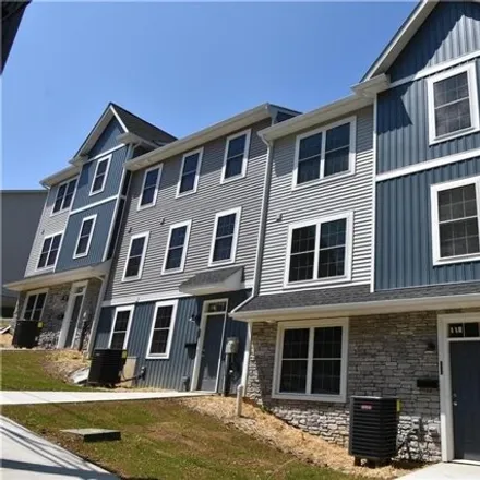 Rent this 4 bed townhouse on 378 East Nesquehoning Street in Easton, PA 18042