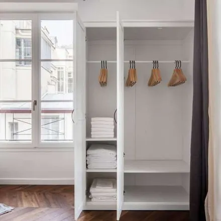 Image 4 - 33 Rue Danielle Casanova, 75001 Paris, France - Apartment for rent